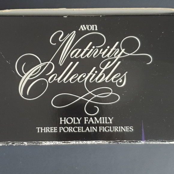 Avon Nativity Collectible Holy Family White Porcelain Christmas 1981 Boxed Set - Picture 13 of 13
